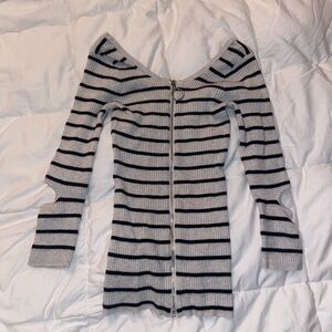 GUESS striped ribbed sweater top featuring a zipper front sz XS